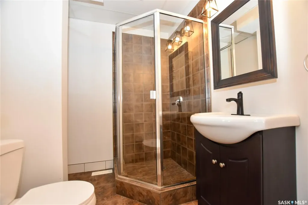 2315 St George Avenue Saskatoon SK S7M 0K9