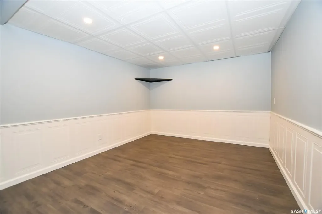 2315 St George Avenue Saskatoon SK S7M 0K9