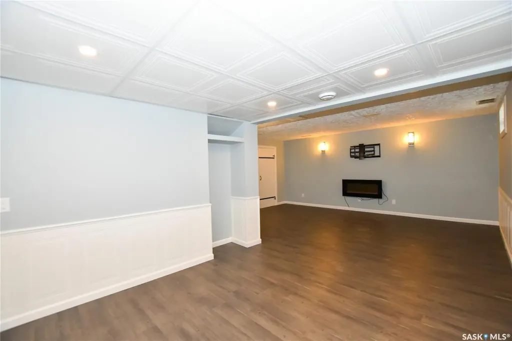 2315 St George Avenue Saskatoon SK S7M 0K9