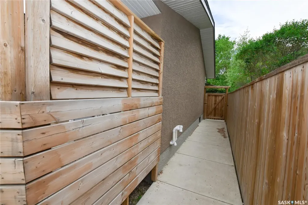 2315 St George Avenue Saskatoon SK S7M 0K9