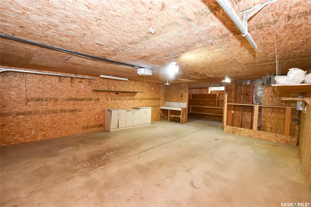 2315 St George Avenue Saskatoon SK S7M 0K9