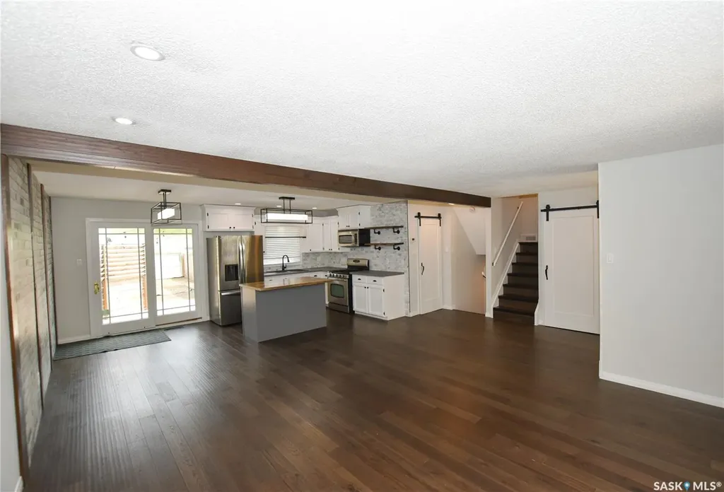 2315 St George Avenue Saskatoon SK S7M 0K9
