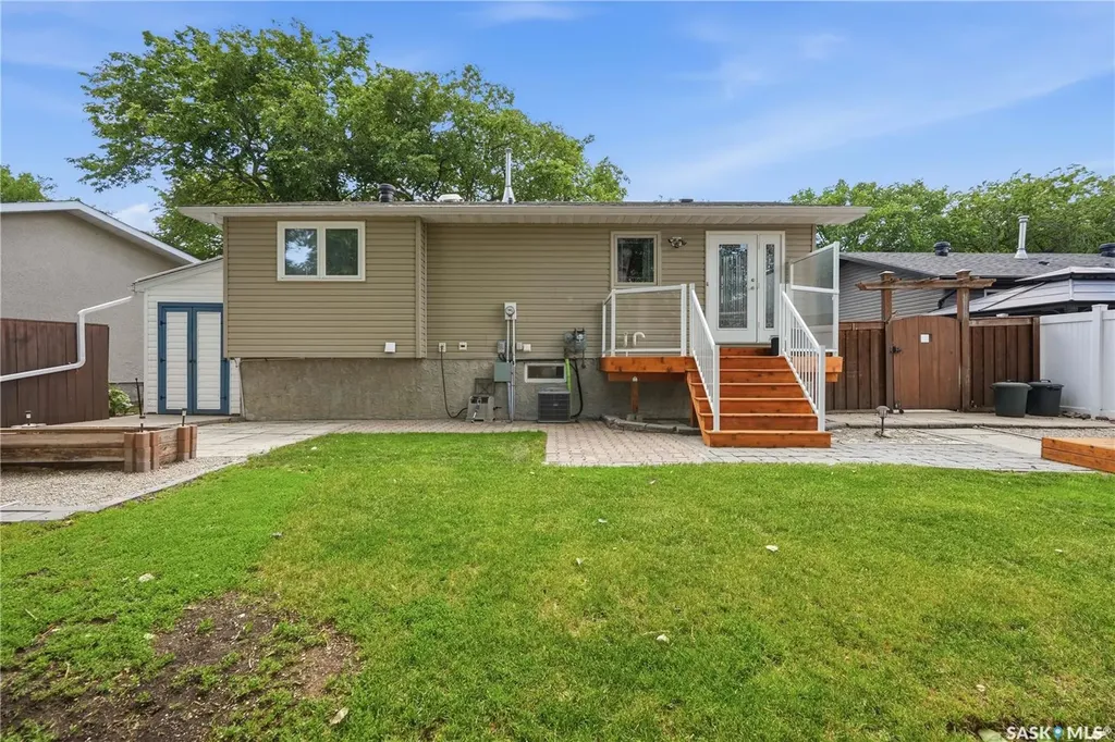 35 Blackman Place Regina SK S4X 1S3