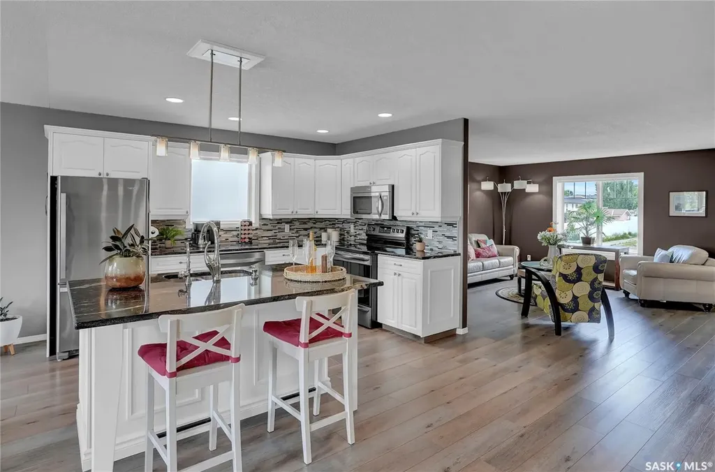 15 Marigold Crescent Moose Jaw SK S6J 1L2