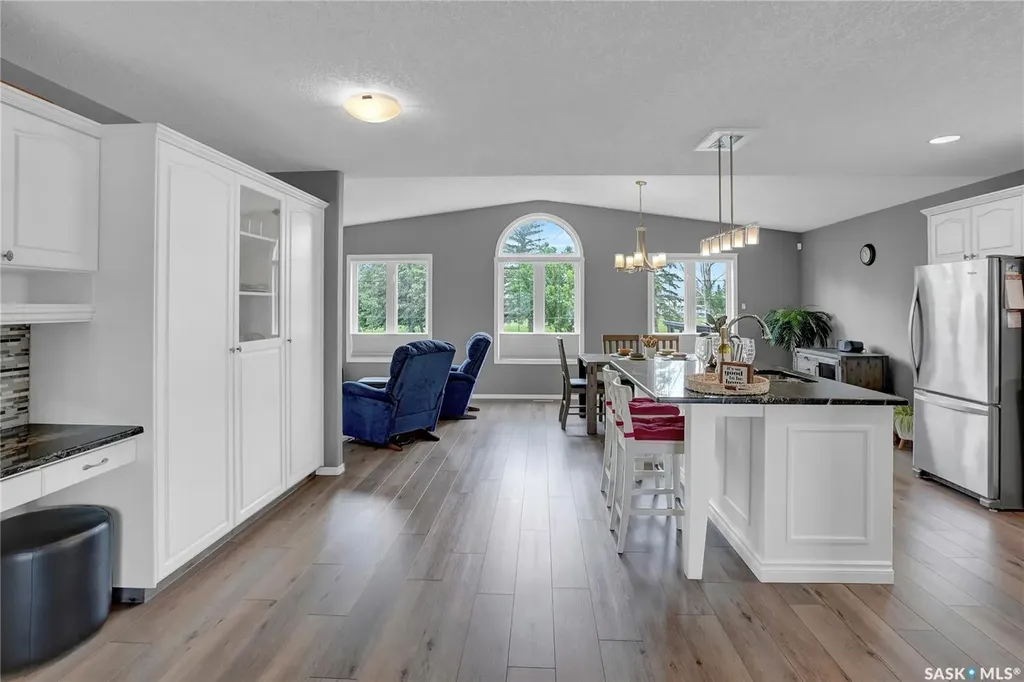 15 Marigold Crescent Moose Jaw SK S6J 1L2