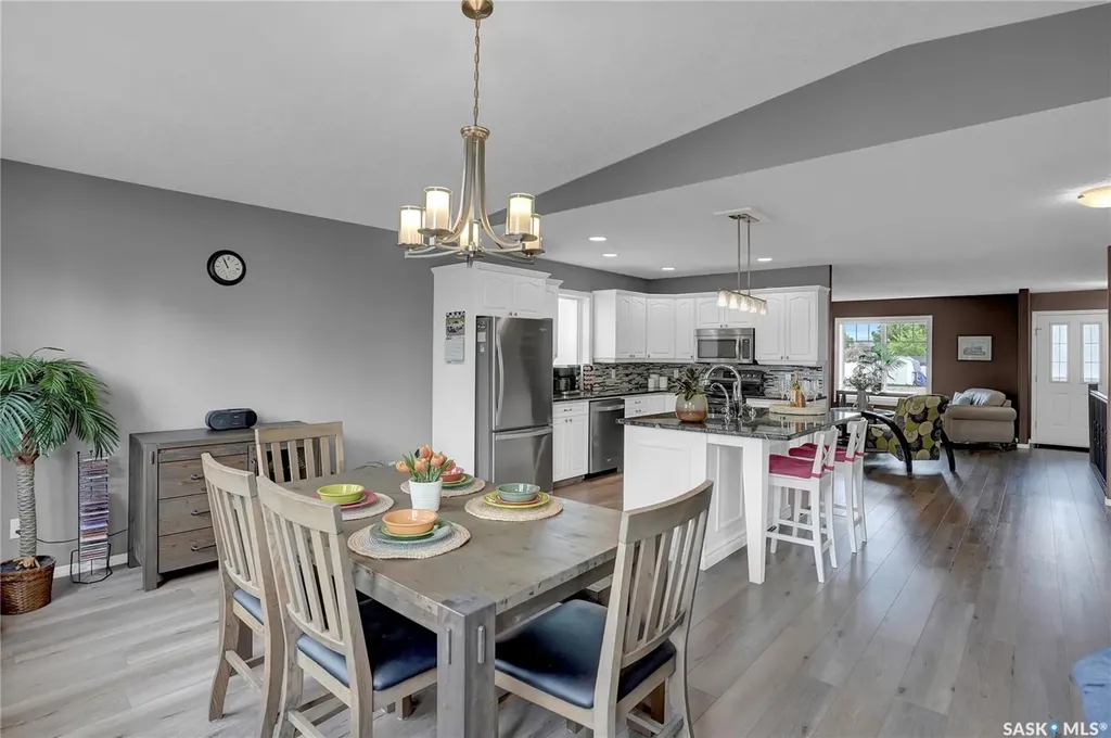 15 Marigold Crescent Moose Jaw SK S6J 1L2
