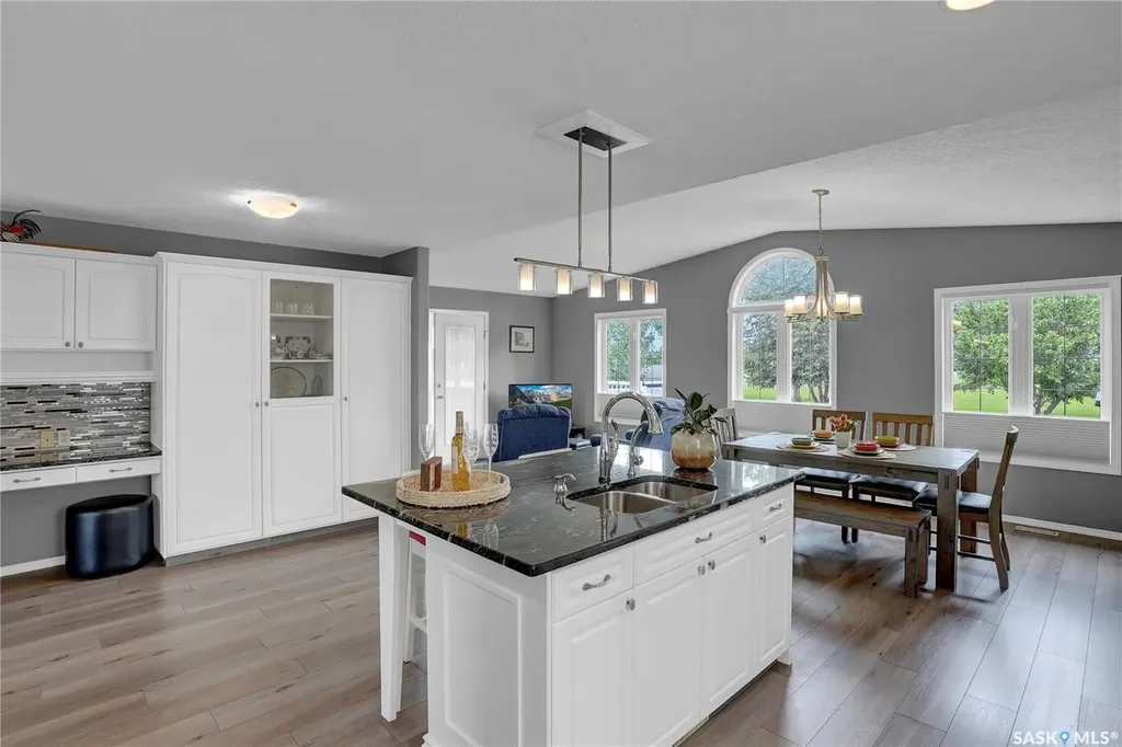 15 Marigold Crescent Moose Jaw SK S6J 1L2