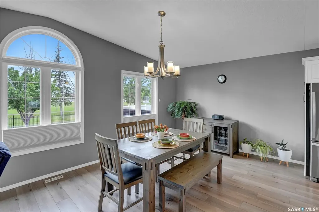 15 Marigold Crescent Moose Jaw SK S6J 1L2