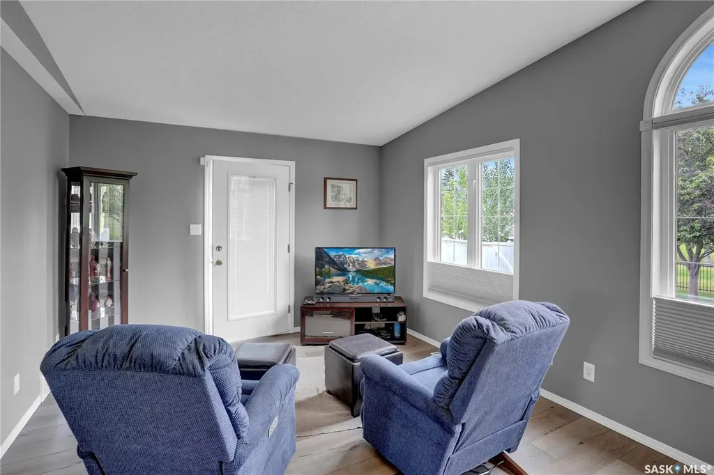 15 Marigold Crescent Moose Jaw SK S6J 1L2