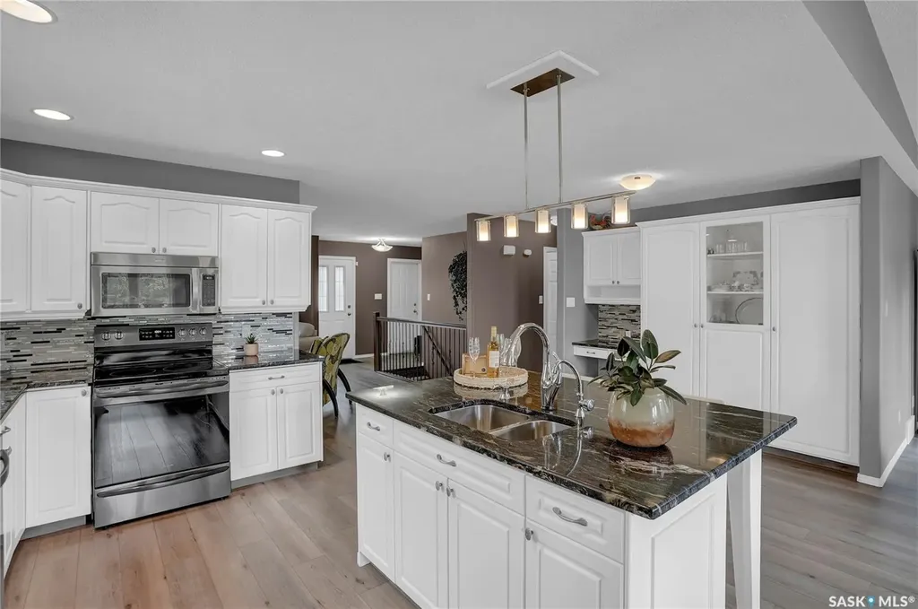 15 Marigold Crescent Moose Jaw SK S6J 1L2