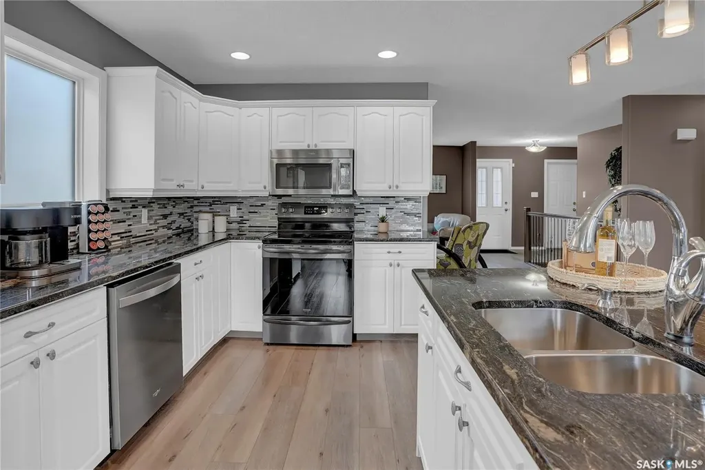 15 Marigold Crescent Moose Jaw SK S6J 1L2