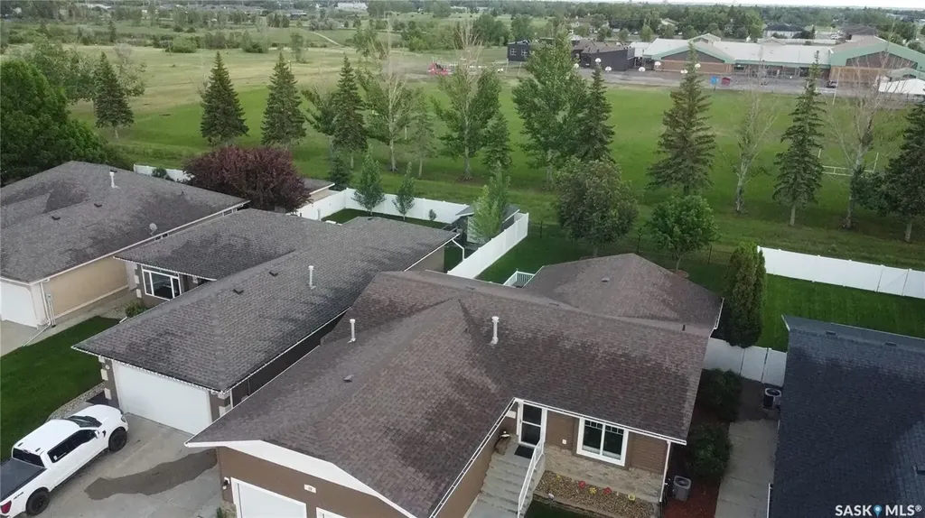 15 Marigold Crescent Moose Jaw SK S6J 1L2