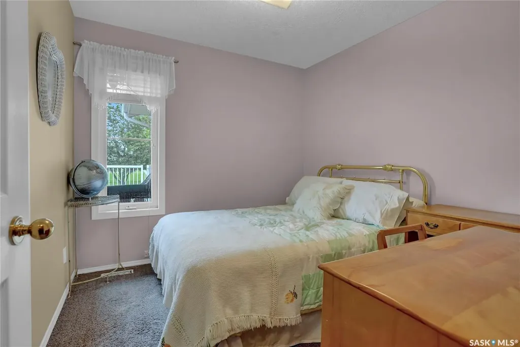 15 Marigold Crescent Moose Jaw SK S6J 1L2