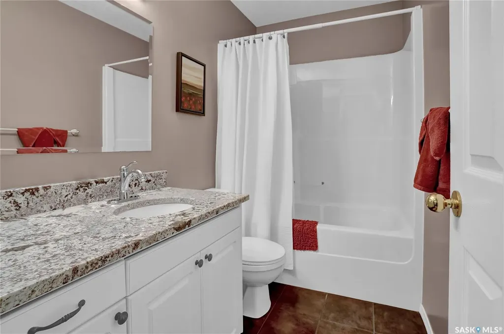 15 Marigold Crescent Moose Jaw SK S6J 1L2