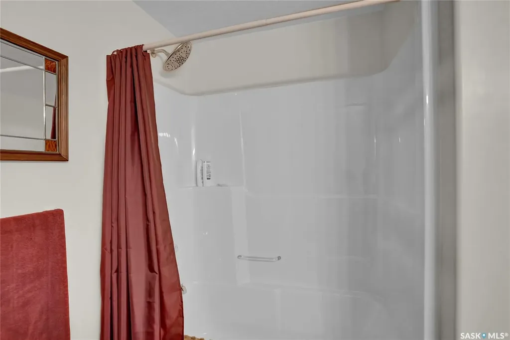 15 Marigold Crescent Moose Jaw SK S6J 1L2