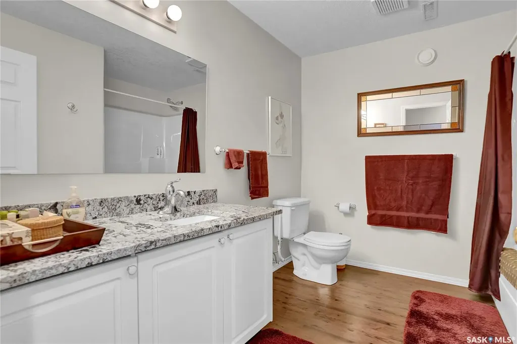 15 Marigold Crescent Moose Jaw SK S6J 1L2