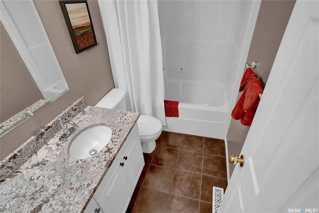 15 Marigold Crescent Moose Jaw SK S6J 1L2