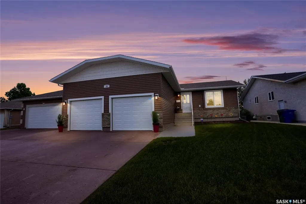 15 Marigold Crescent Moose Jaw SK S6J 1L2