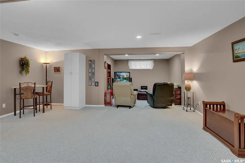 15 Marigold Crescent Moose Jaw SK S6J 1L2