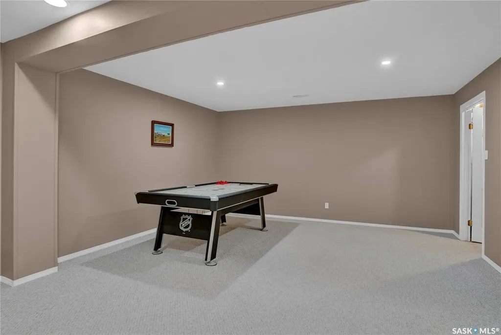 15 Marigold Crescent Moose Jaw SK S6J 1L2