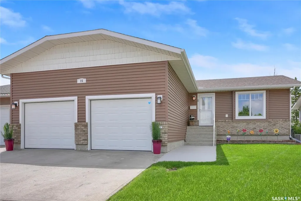 15 Marigold Crescent Moose Jaw SK S6J 1L2