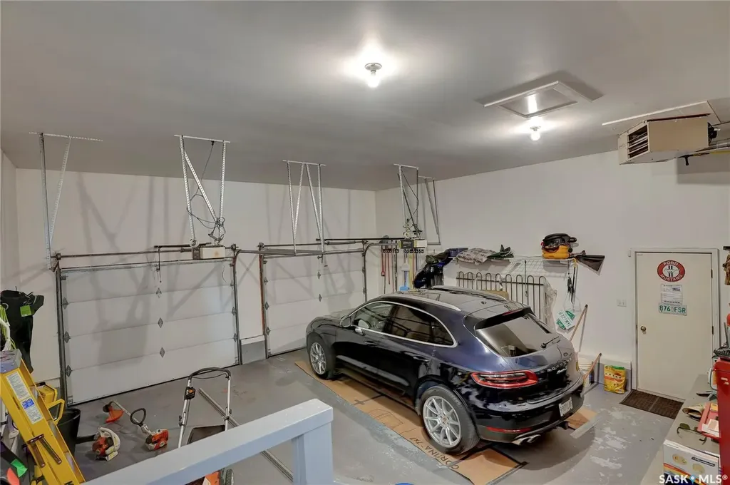 15 Marigold Crescent Moose Jaw SK S6J 1L2
