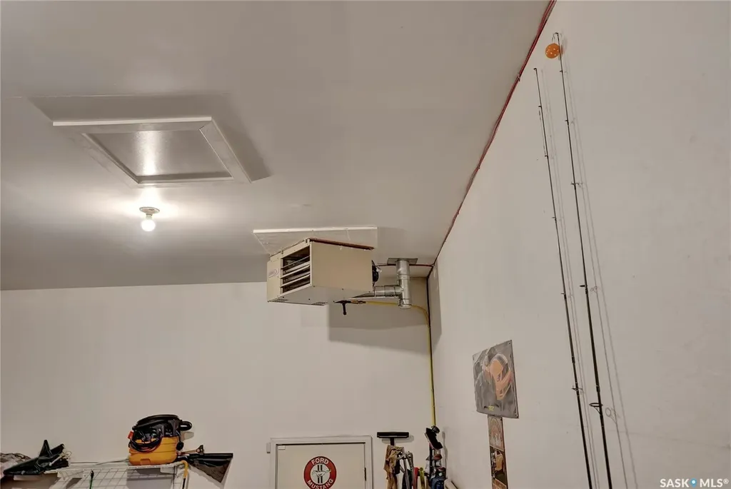 15 Marigold Crescent Moose Jaw SK S6J 1L2