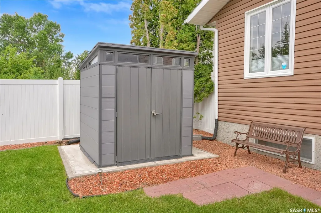 15 Marigold Crescent Moose Jaw SK S6J 1L2