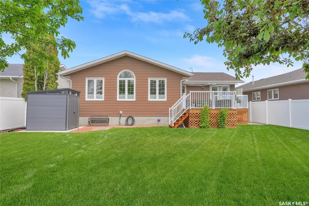 15 Marigold Crescent Moose Jaw SK S6J 1L2