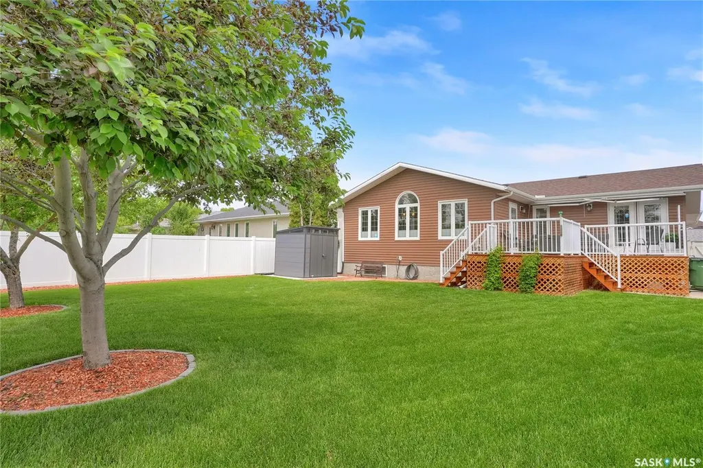 15 Marigold Crescent Moose Jaw SK S6J 1L2