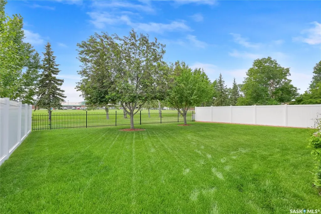 15 Marigold Crescent Moose Jaw SK S6J 1L2