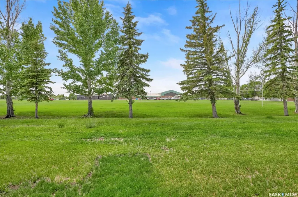15 Marigold Crescent Moose Jaw SK S6J 1L2