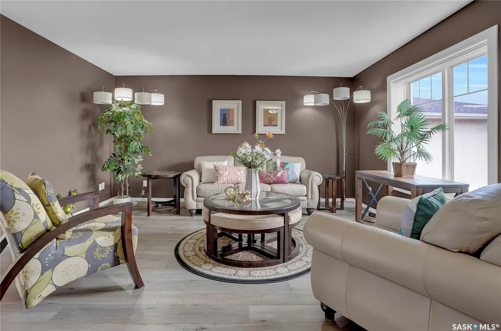 15 Marigold Crescent Moose Jaw SK S6J 1L2