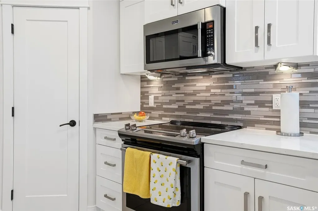 606 Pichler Crescent Saskatoon SK S7V 0G2