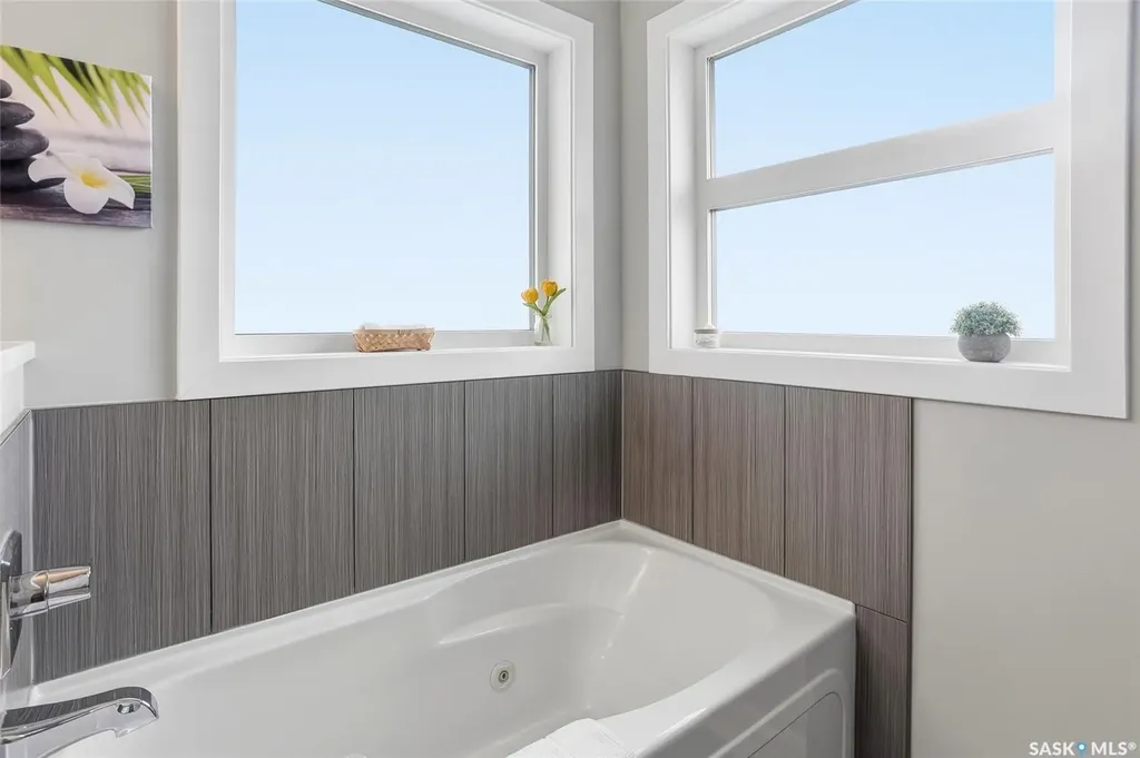 606 Pichler Crescent Saskatoon SK S7V 0G2
