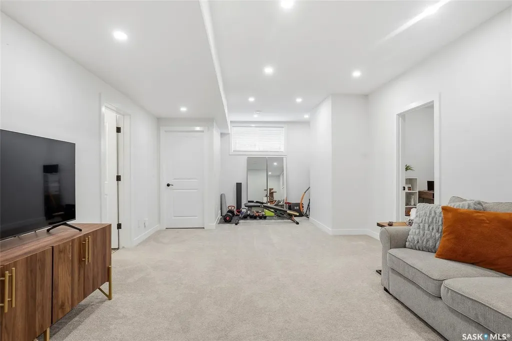 606 Pichler Crescent Saskatoon SK S7V 0G2