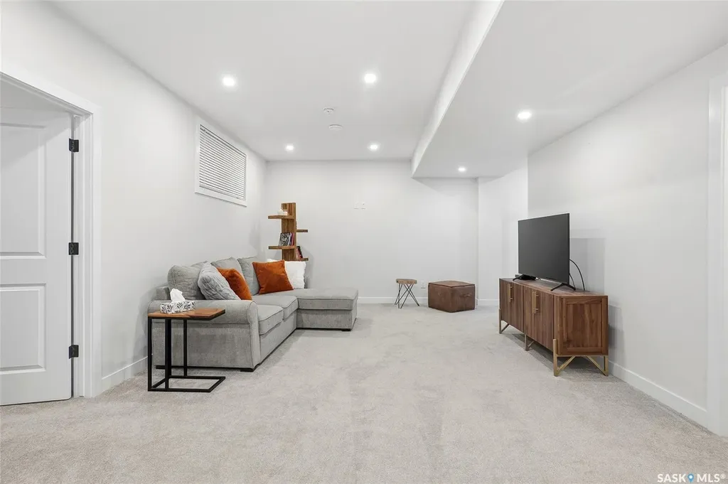 606 Pichler Crescent Saskatoon SK S7V 0G2