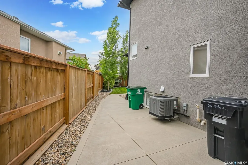 606 Pichler Crescent Saskatoon SK S7V 0G2