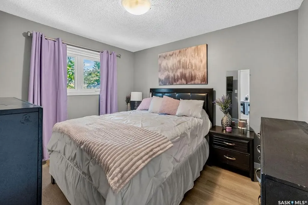 890 Samuels Crescent N Regina SK S4X 2L5