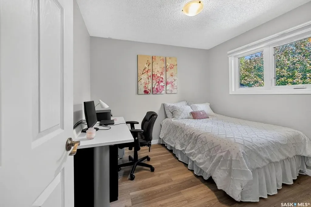 890 Samuels Crescent N Regina SK S4X 2L5