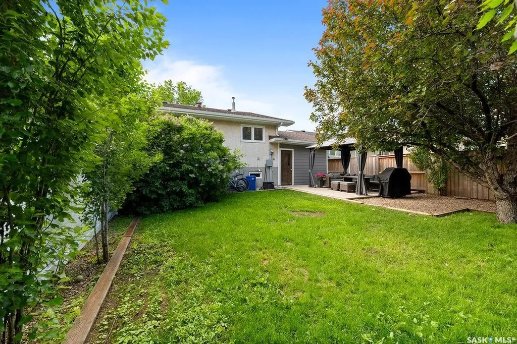 890 Samuels Crescent N Regina SK S4X 2L5