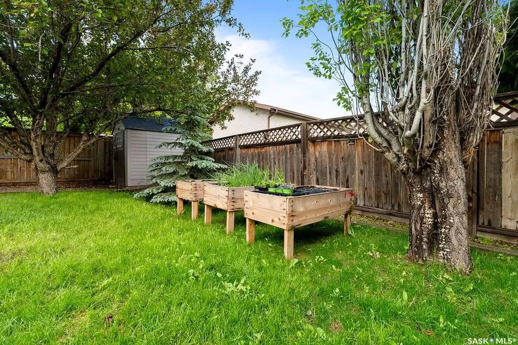 890 Samuels Crescent N Regina SK S4X 2L5
