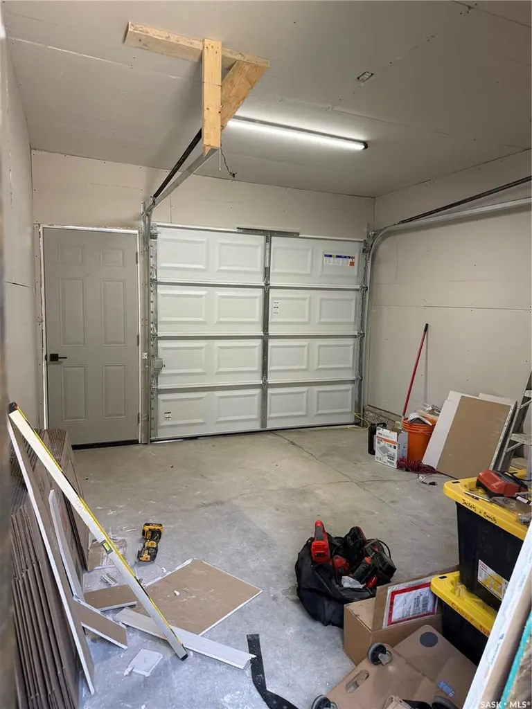 890 Samuels Crescent N Regina SK S4X 2L5