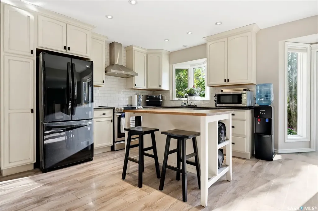 1122 Bayda Crescent Regina SK S4N 6Y6