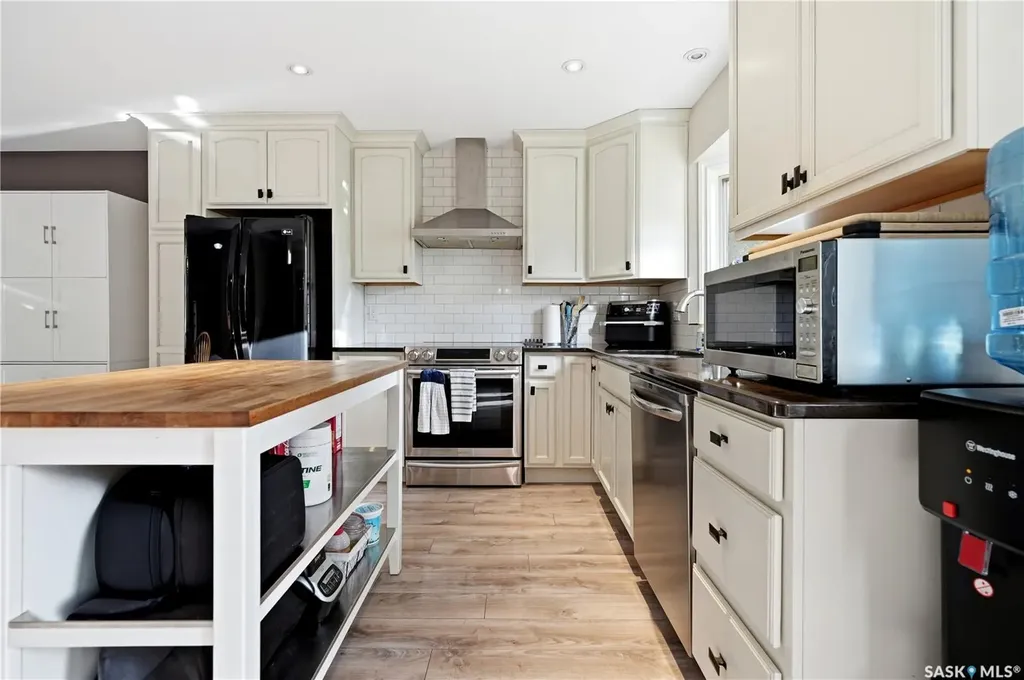 1122 Bayda Crescent Regina SK S4N 6Y6