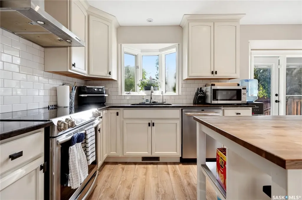 1122 Bayda Crescent Regina SK S4N 6Y6