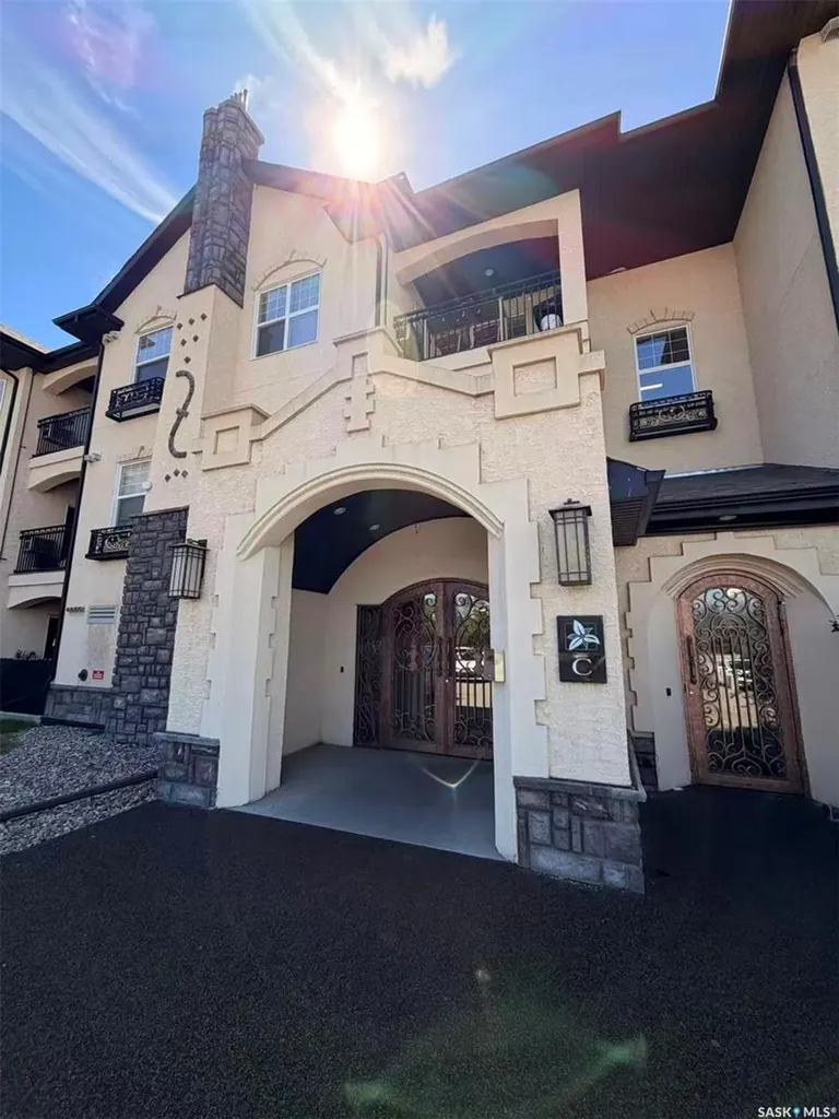 415 Hunter Road Saskatoon SK S7T 0J9