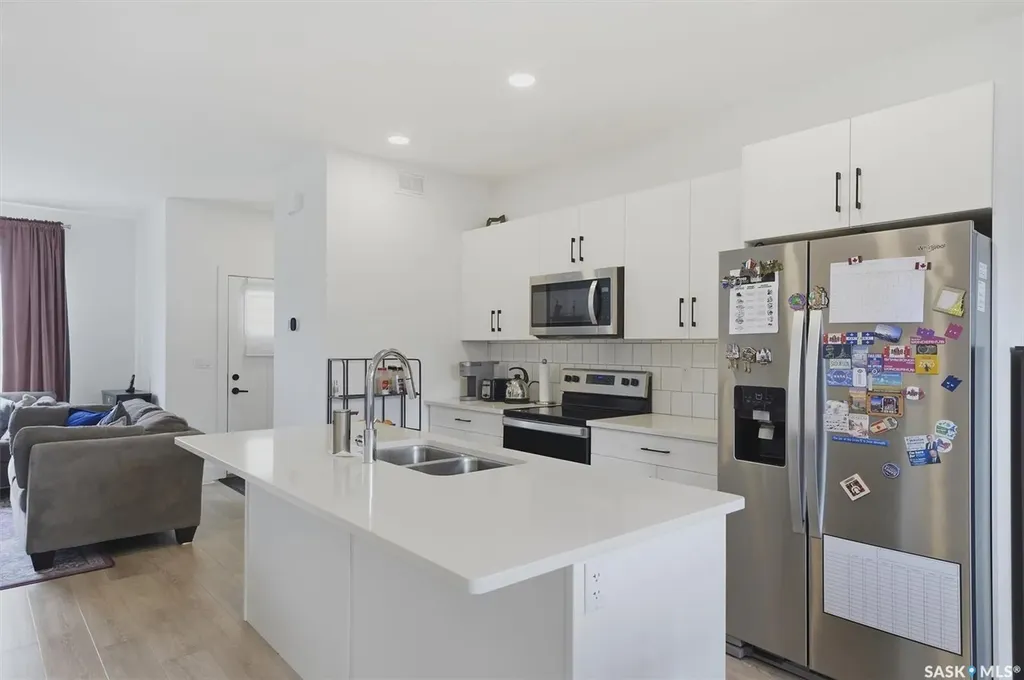 149 Rosewood Boulevard E Saskatoon SK S7V 0Z1