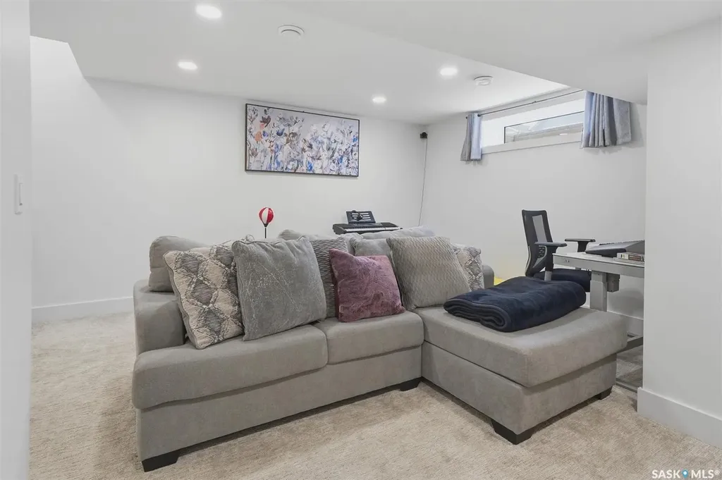 149 Rosewood Boulevard E Saskatoon SK S7V 0Z1