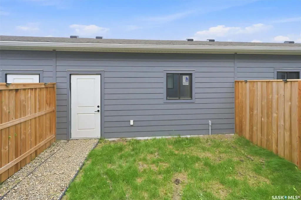 149 Rosewood Boulevard E Saskatoon SK S7V 0Z1
